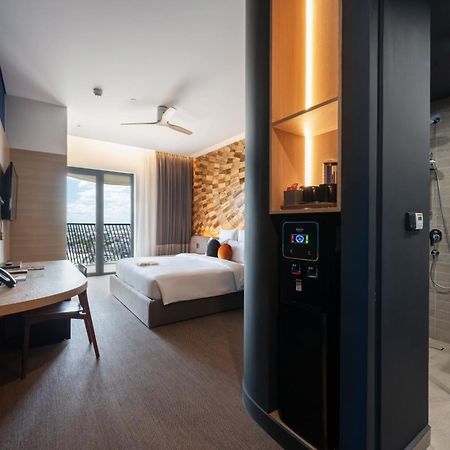 Sun & Moon, Riverside Hotel Phnom Penh Esterno foto