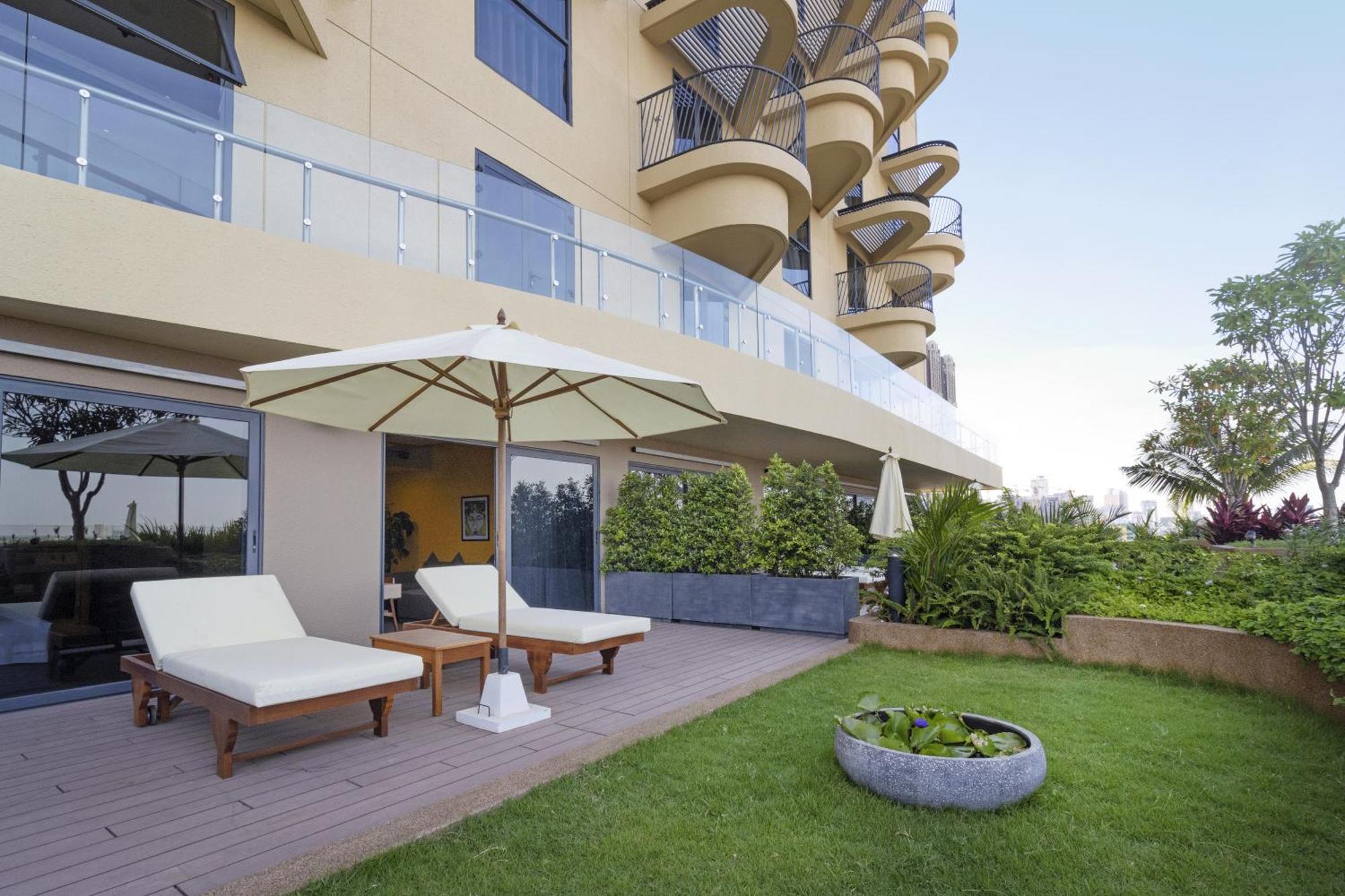 Sun & Moon, Riverside Hotel Phnom Penh Esterno foto