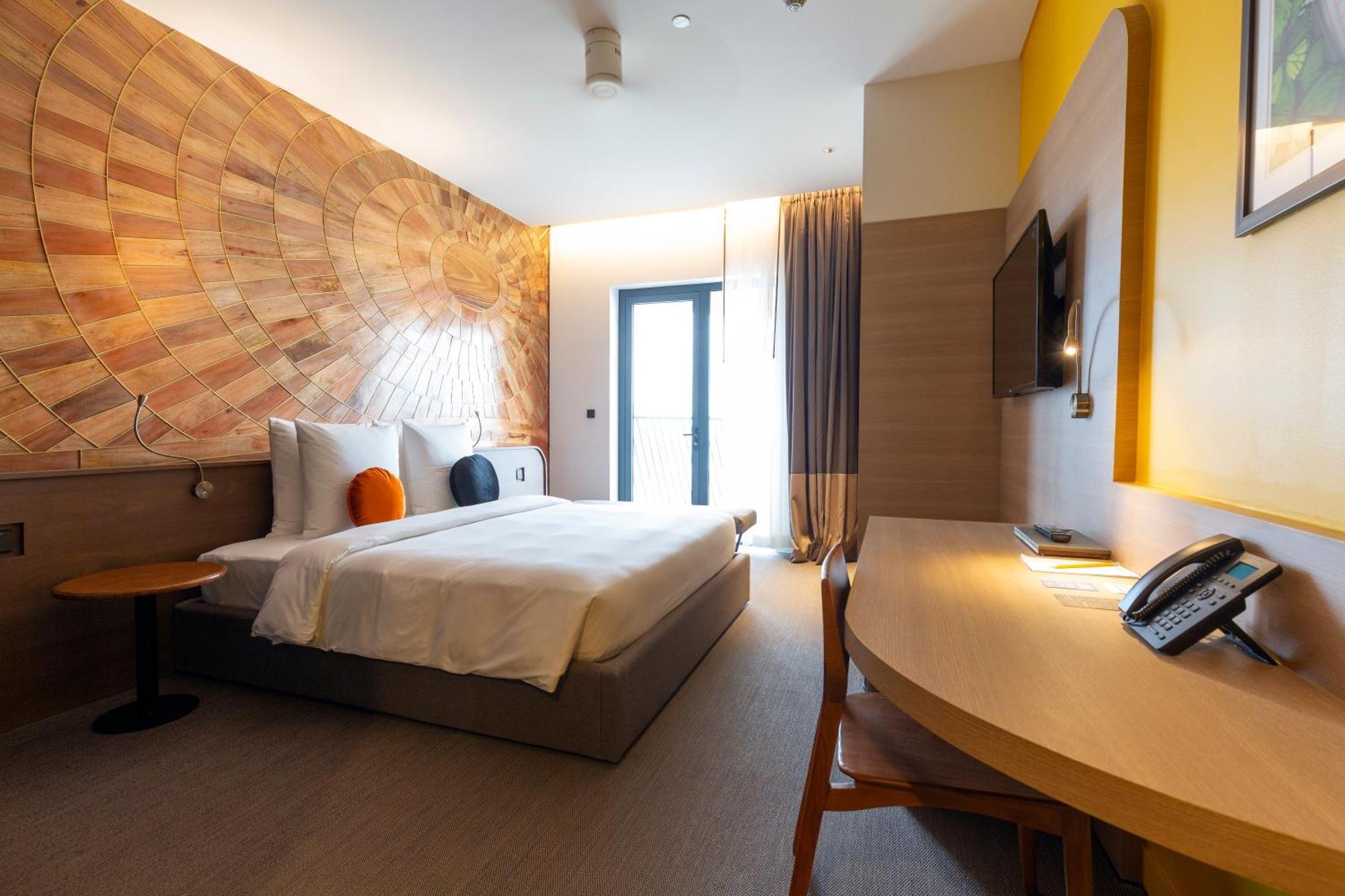 Sun & Moon, Riverside Hotel Phnom Penh Esterno foto