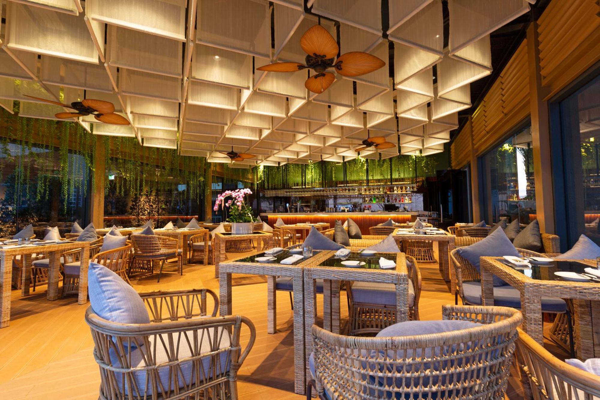 Sun & Moon, Riverside Hotel Phnom Penh Esterno foto