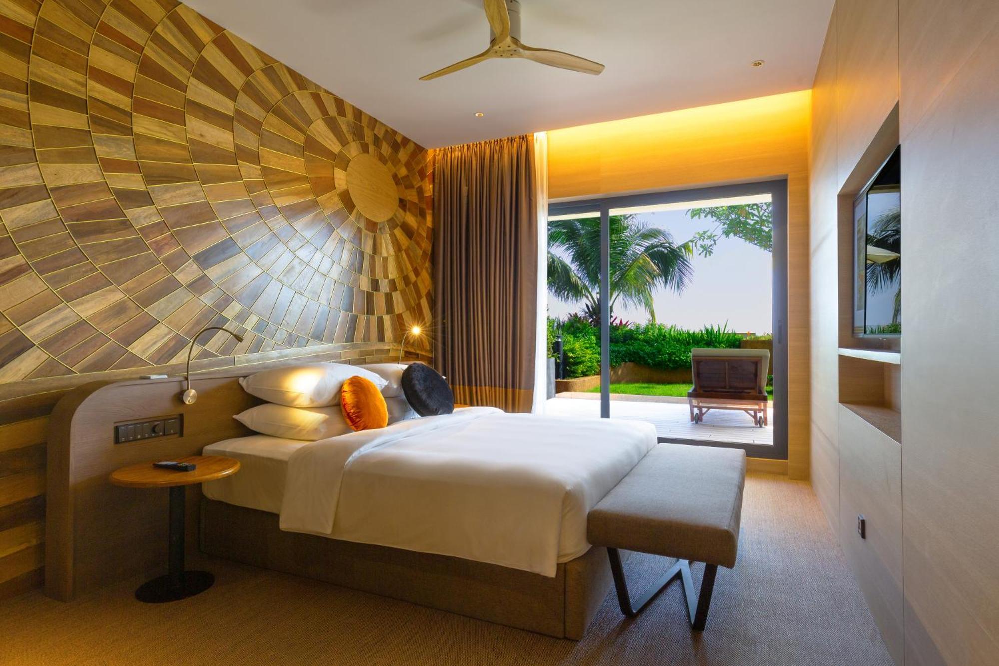 Sun & Moon, Riverside Hotel Phnom Penh Esterno foto