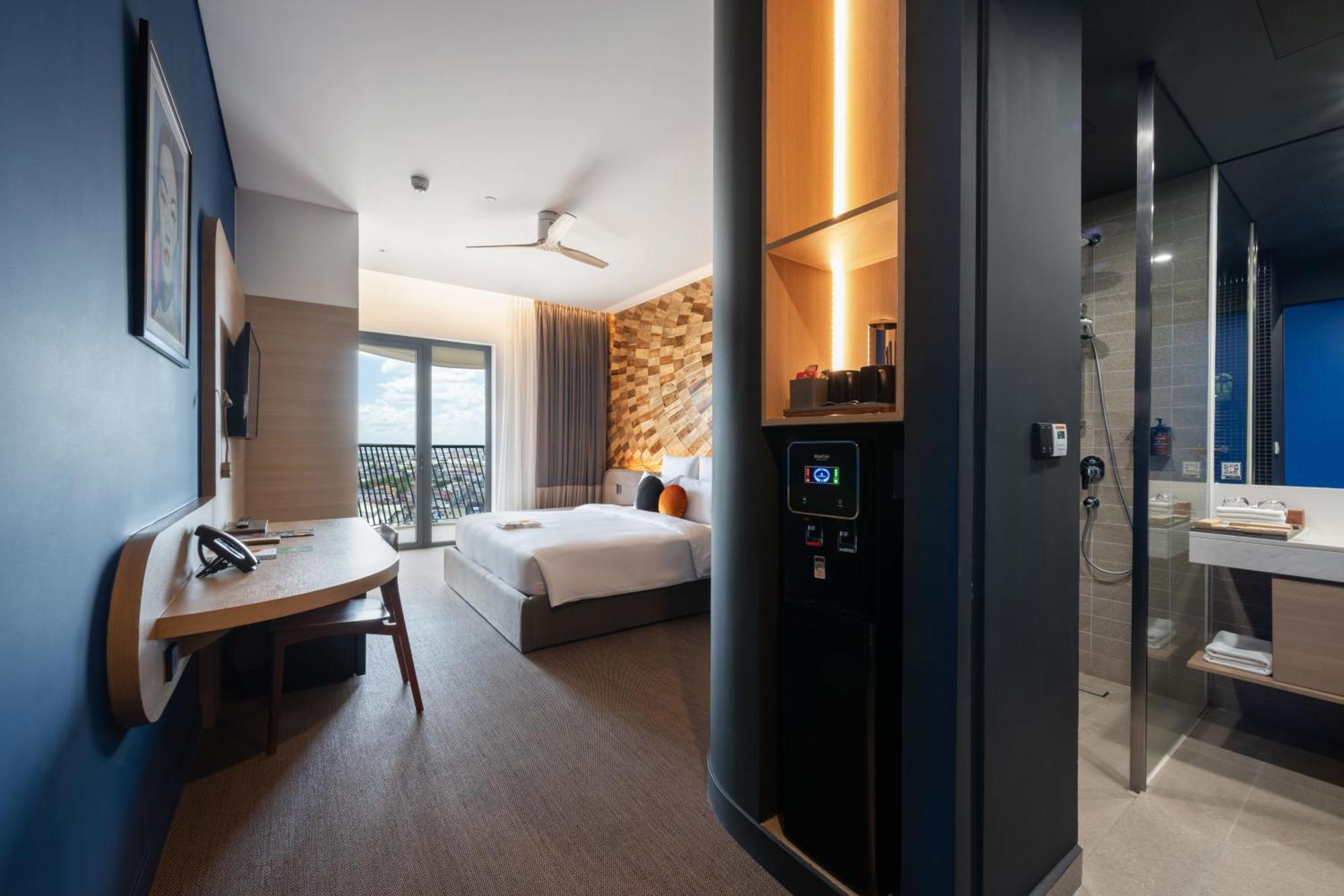 Sun & Moon, Riverside Hotel Phnom Penh Esterno foto
