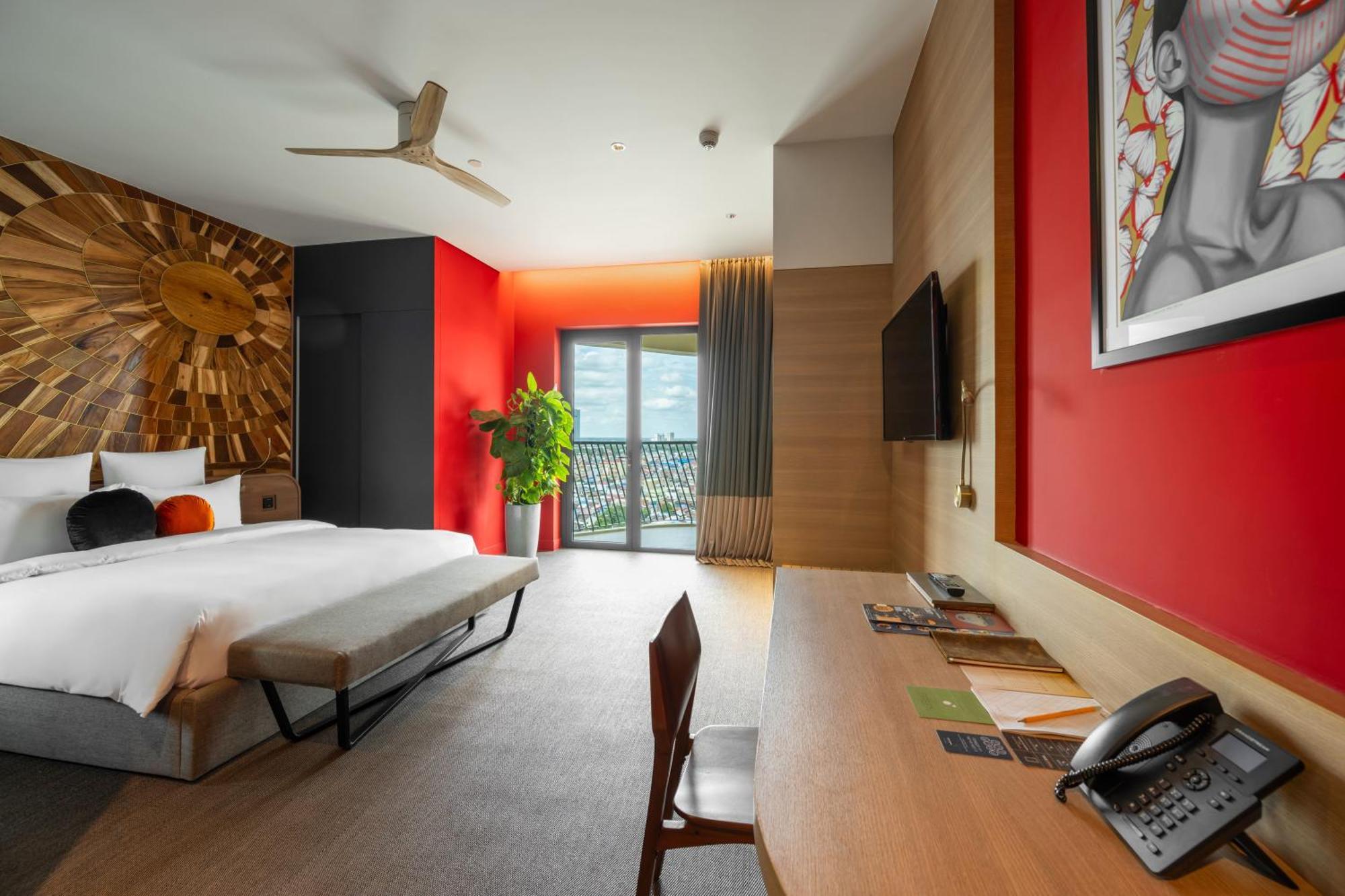 Sun & Moon, Riverside Hotel Phnom Penh Esterno foto