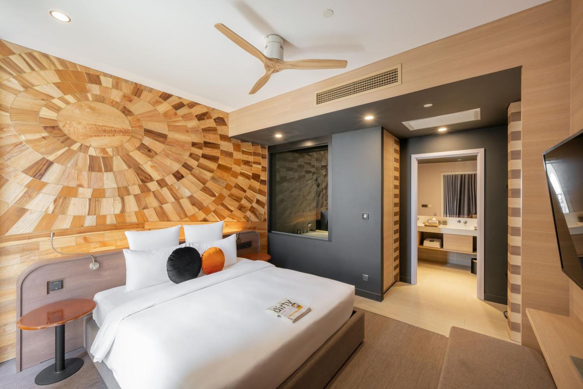 Sun & Moon, Riverside Hotel Phnom Penh Esterno foto